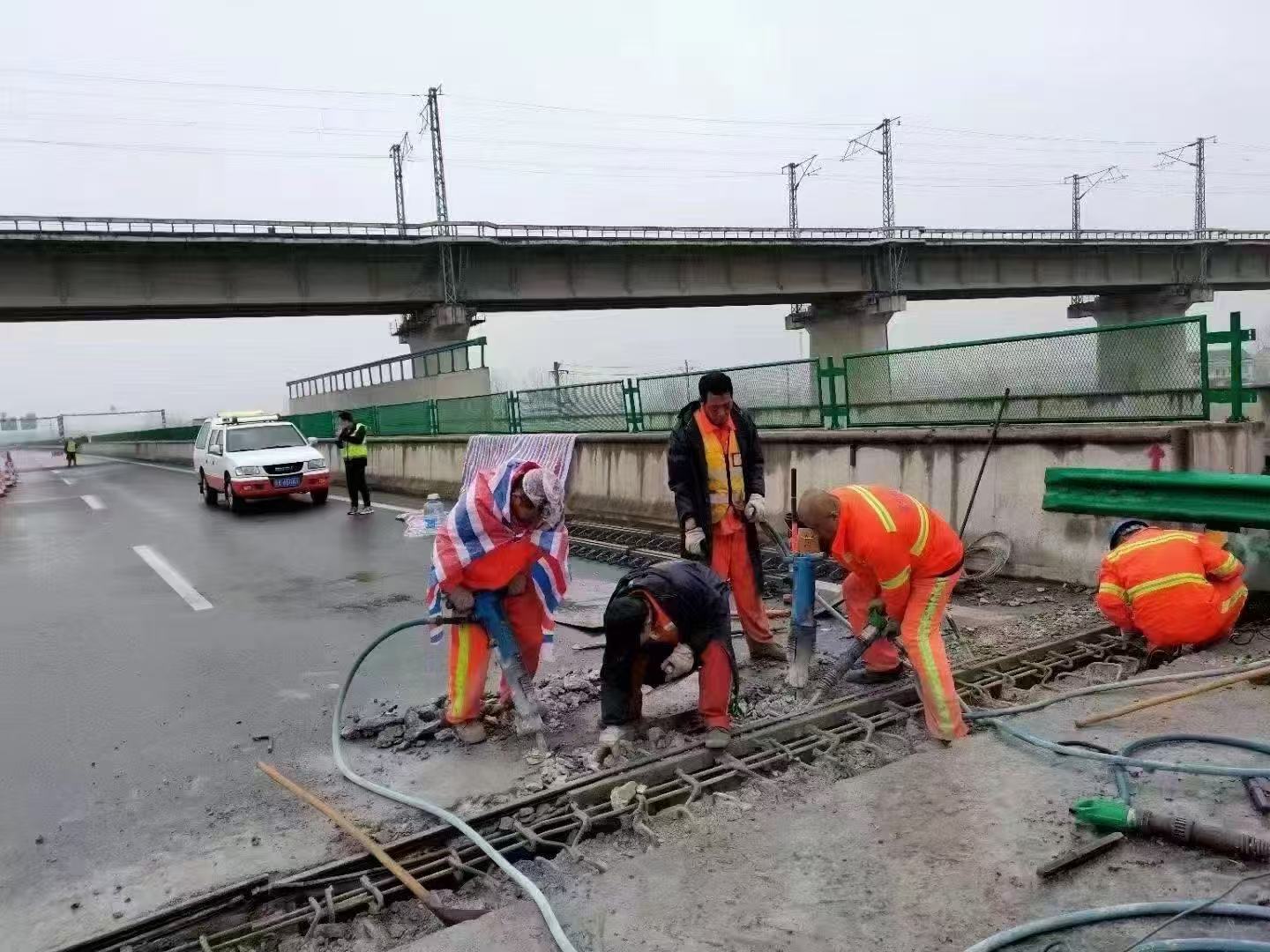 万柏林桥梁伸缩缝抢修料
